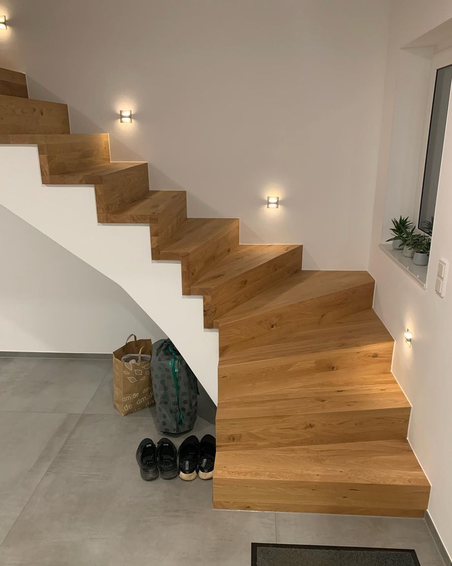 Neubau mit allen Gewerken – Treppe und Flur