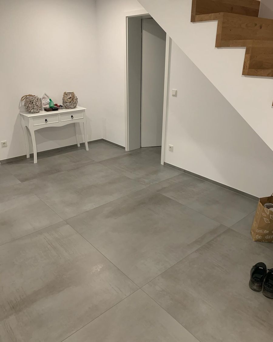Neubau mit allen Gewerken – Treppe und Flur